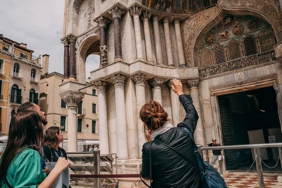 St. Mark's Basilica Tour with Priority Entrance + Gondola - Clothing, bags, and access rules