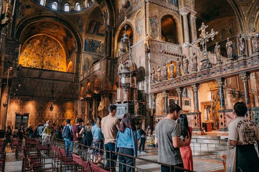 St. Mark's Basilica Tour with Priority Entrance + Gondola - Priority entrance and the first look inside