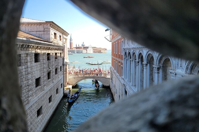 St Mark's, Doge's Palace, with Murano and Burano & Gondola Ride - The gondola ride and what to expect
