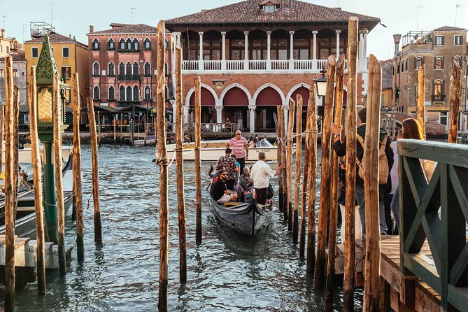 The Best of Venice: San Marco Highlights & Gondola Ride - A private start at Piazza San Marco