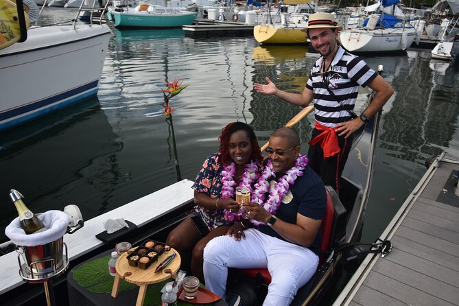 Valentine's Private Gondola Cruise in Waikiki with Drinks, Pastry - Choosing between daytime and sunset departures