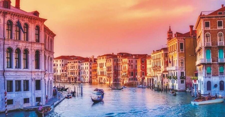Venice: 30 min Gondola Ride on the Grand Canal with Guide - Key points to know before booking