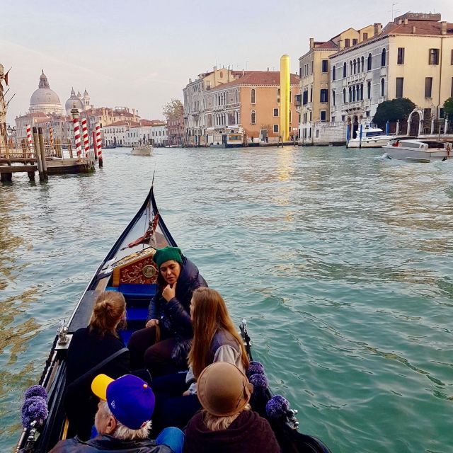Venice: 30 min Gondola Ride on the Grand Canal with Guide - Peggy Guggenheim and the Accademia area