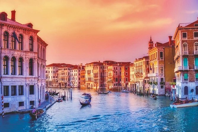 Venice: 30 min private Gondola Ride with Guide - Ca’ d’Oro and Rialto Bridge from the water