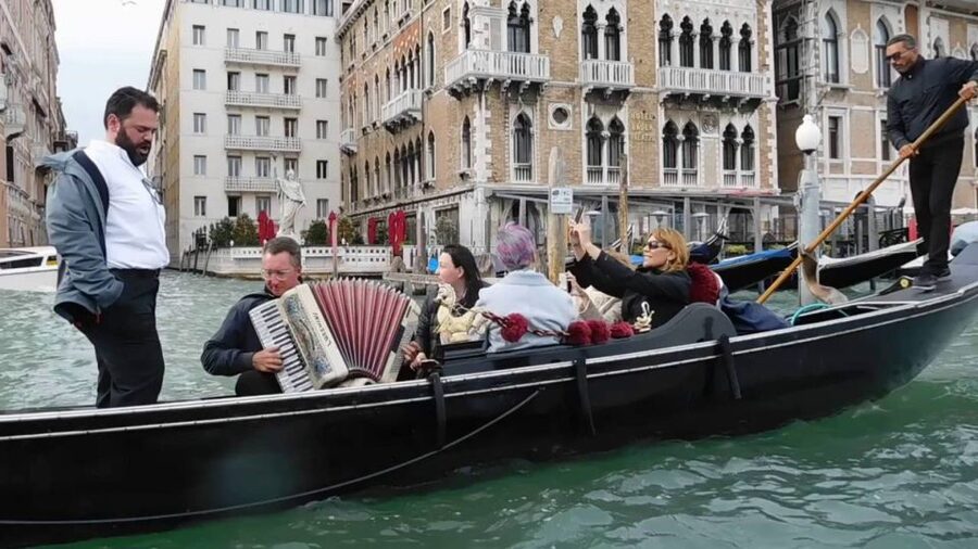 Venice: 30-Minute Gondola Ride on Grand Canal with Serenade - Santa Maria della Salute and the opening view