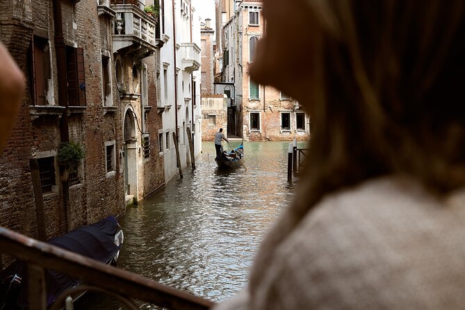 Venice Art Walking Tour with Gondola Ride - Thirty minutes on the Grand Canal and smaller waterways