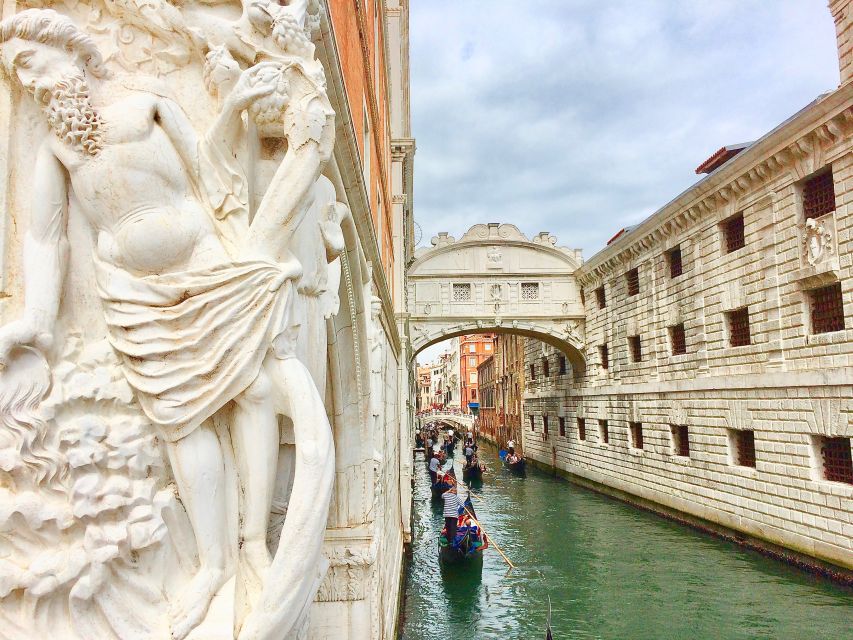 Venice: Basilica and Doge's Palace Tour with Gondola Ride - Doge’s Palace shows how Venice ruled