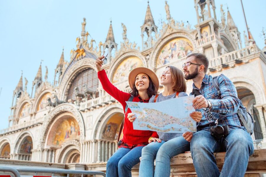 Venice: Basilica and Doge's Palace Tour with Gondola Ride - St. Mark’s Basilica glows with gold