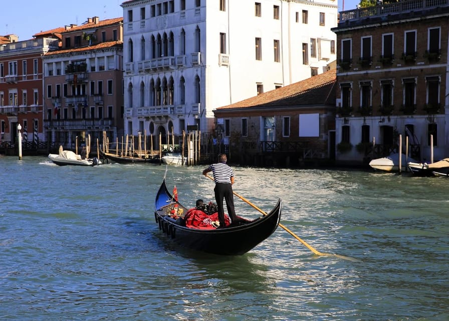 Venice: Crafted Gondola Under Breathtaking Bridge of Sighs™ - When to go and what to bring