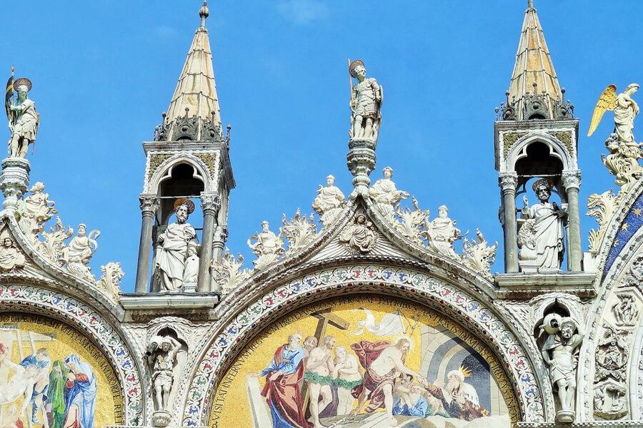 Venice: Doge's Palace and Basilica Tour with Gondola Ride - Key points to know before booking