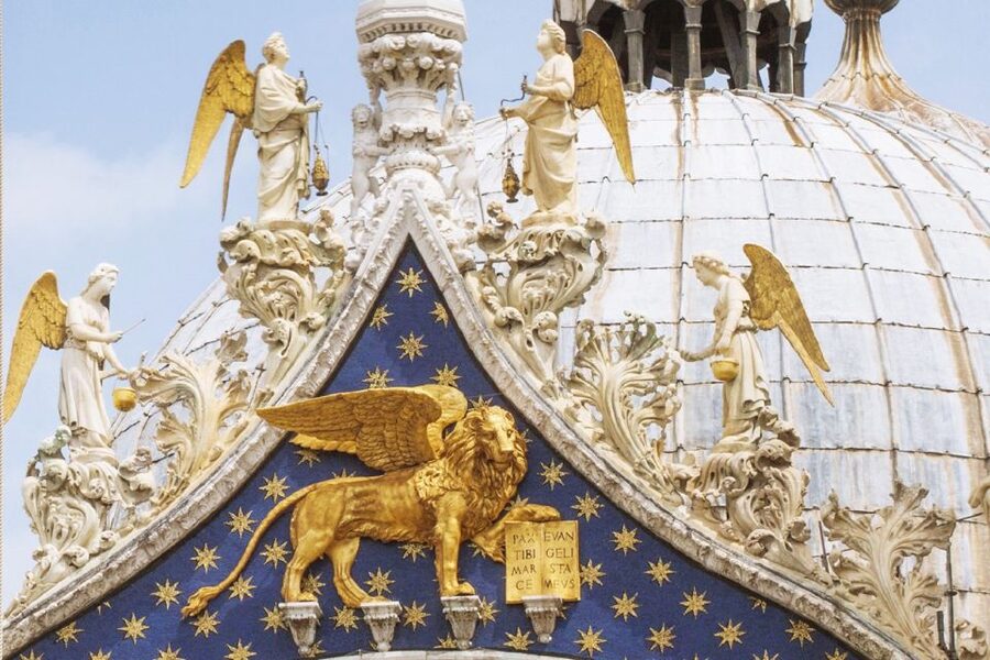 Venice: Doge's Palace and Basilica Tour with Gondola Ride - The Basilica Museum and Terrace