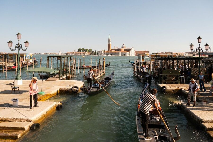 Venice: Doge's Palace and Basilica Tour with Gondola Ride - Who should book this Venice experience?