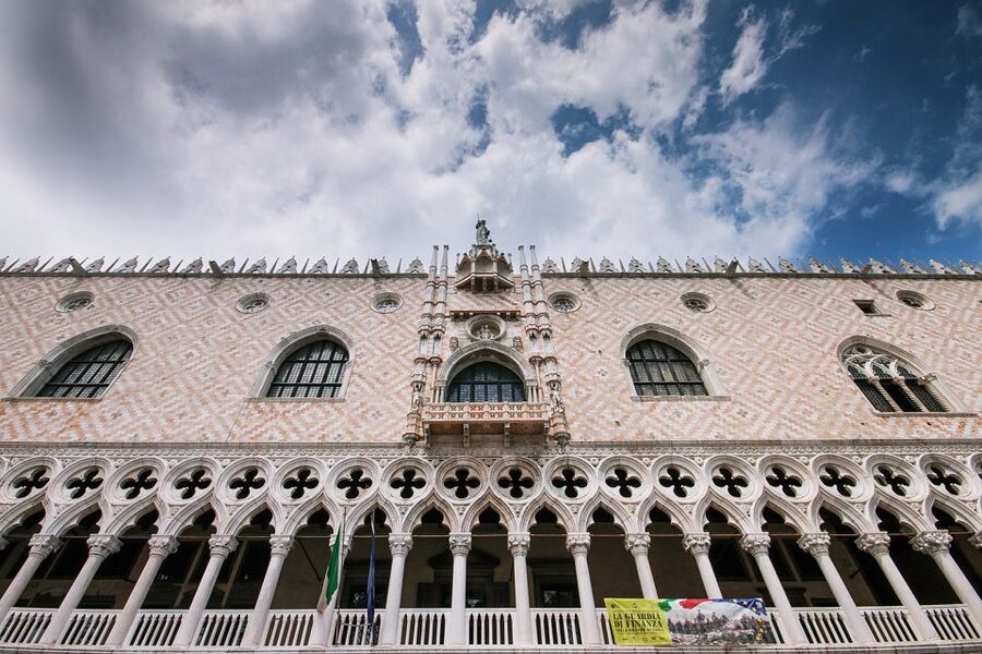 Venice: Doge's Palace and Basilica Tour with Gondola Ride - Should you book it?