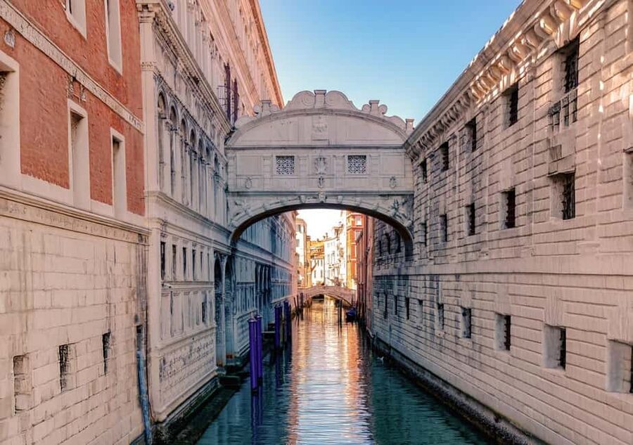 Venice: Doge's Palace and St Mark's Tour with Gondola Ride - Key details before you book