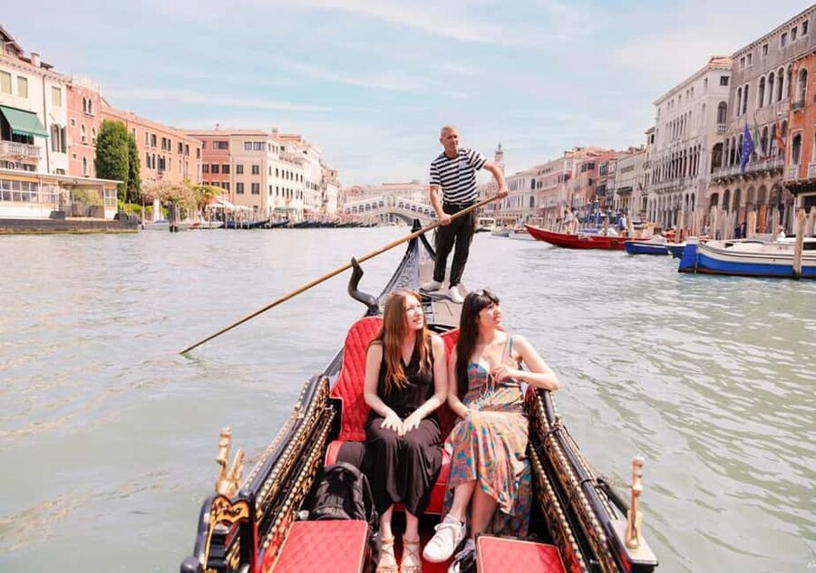 Venice: Doge's Palace and St Mark's Tour with Gondola Ride - A quick look at the Campanile and San Marco