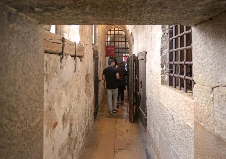 Venice: Doge's Palace and St Mark's Tour with Gondola Ride - Doge’s Palace: 75 minutes of power and law
