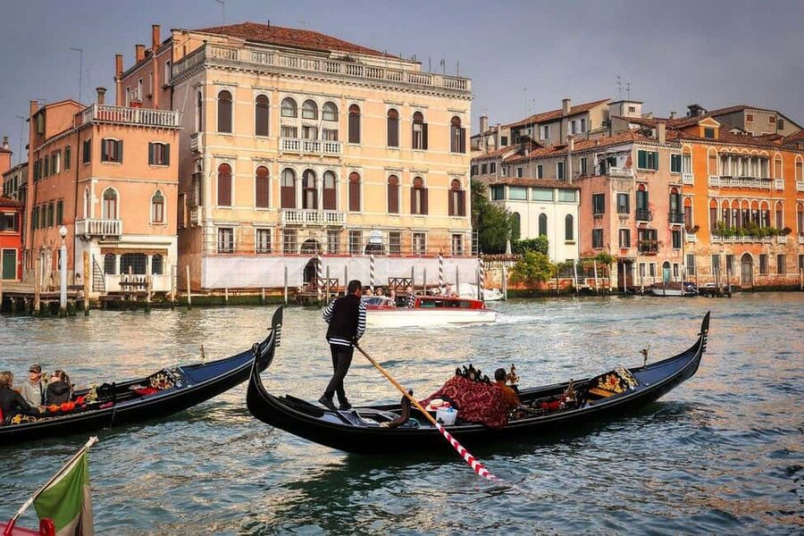 Venice: Doge's Palace Guided Tour with Optional Gondola Ride - Five useful things to know before booking