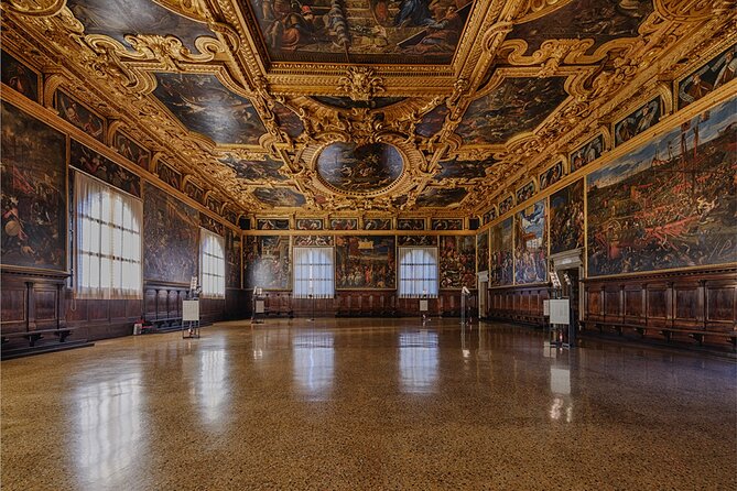 Venice: Doge's Palace Guided Tour With Tickets & Optional Gondola - Choosing the 30-minute gondola ride