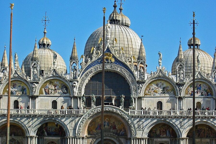 Venice: Doge's Palace with St. Mark's Basilica & Gondolas - A strong first look at Venice’s greatest sights