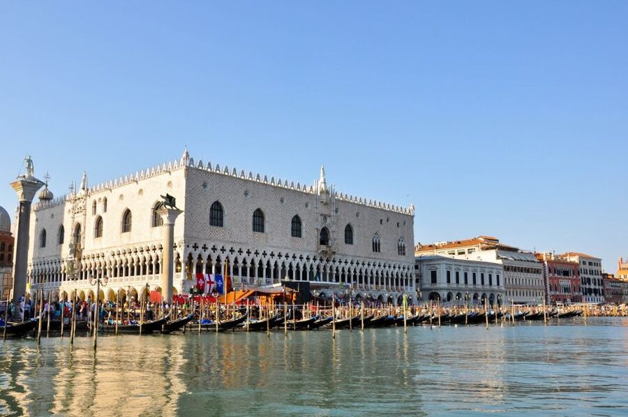 Venice: Doge's Palace with St. Mark's Basilica & Gondolas - The final 30-minute gondola ride