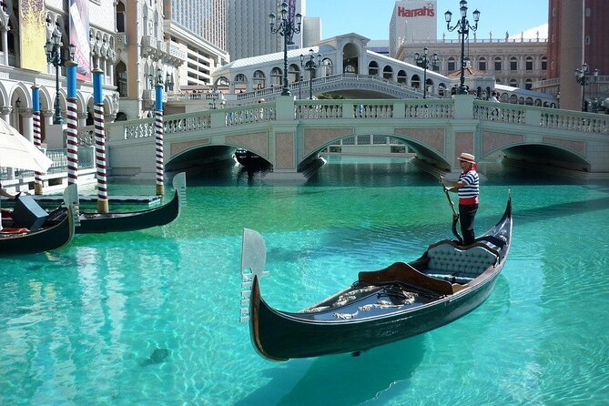 Venice: Enchanting City Walk & Majestic Gondola Glide! - What the guide adds to the walk