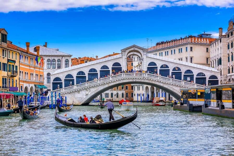 Venice: Gondola Ride Along Grand Canal and Hidden Corners - Turning into the quieter canals