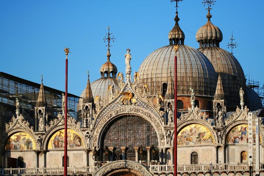 Venice: Gondola Ride and St Mark's Basilica - What the gondola experience feels like in practice