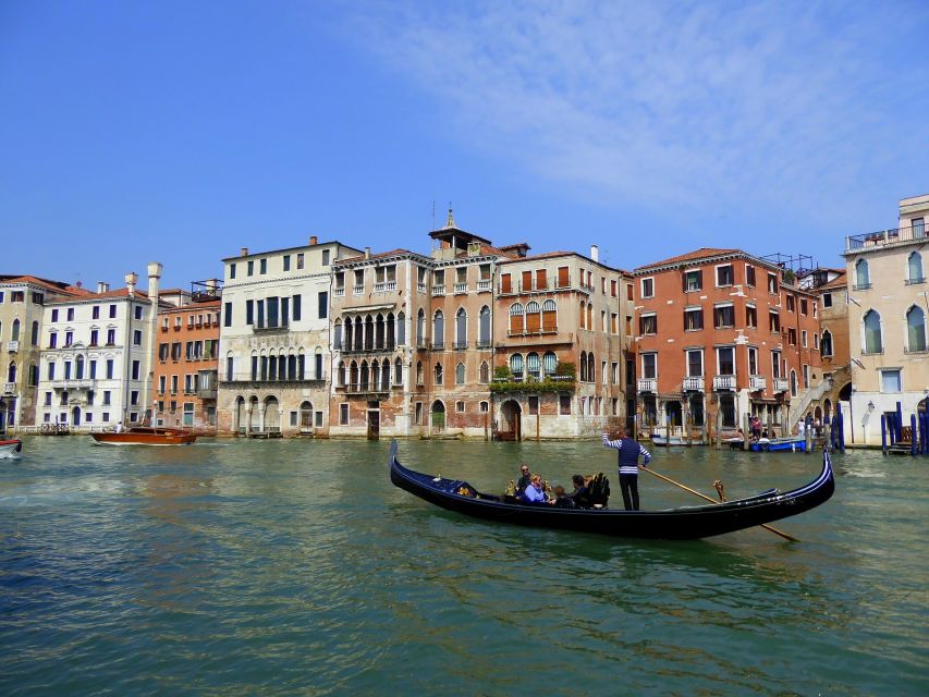 Venice: Gondola Ride and St. Mark's Basilica Tour - The 15:00 gondola ride