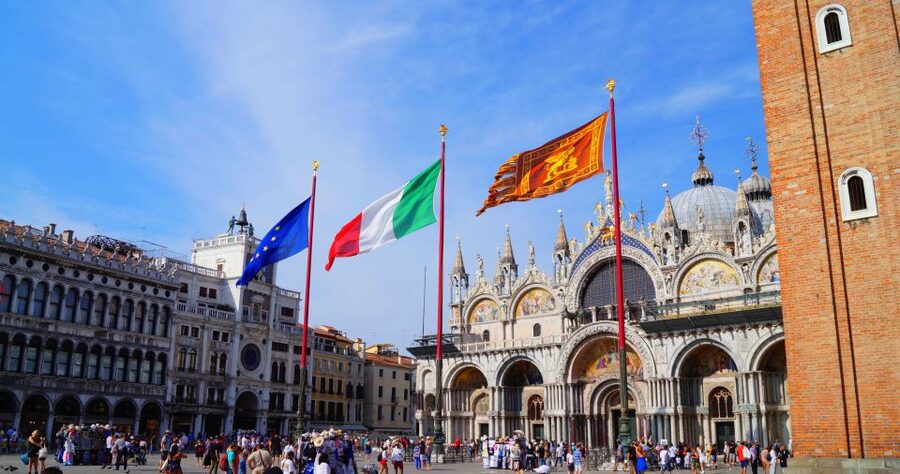 Venice: Gondola Ride & Guided Tour of St. Mark's Basilica - The Grand Canal by shared gondola