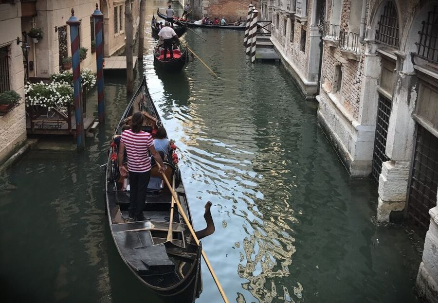 Venice: Gondola Ride & Guided Tour of St. Mark's Basilica - The Gondola Gallery and the craft behind the boat