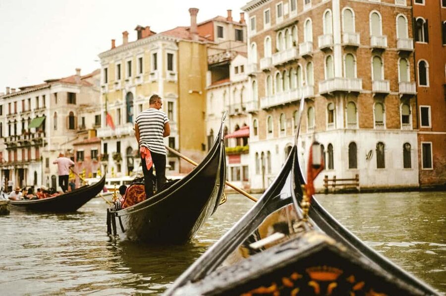 Venice: Gondola Ride under the Bridge of Sighs with Audio Guide App - Meeting at San Zaccaria, near the church