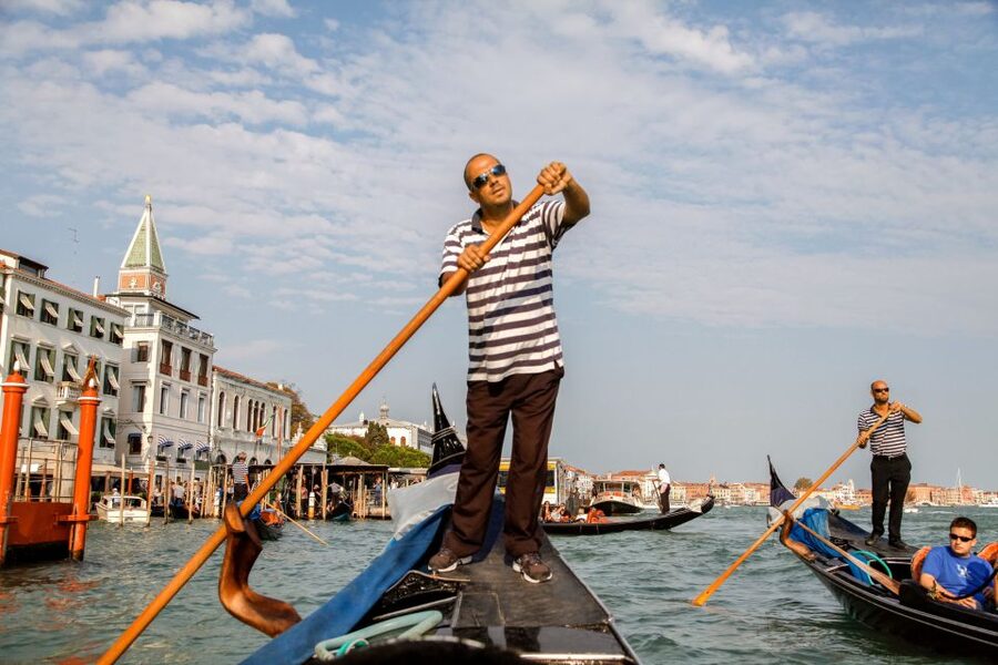 Venice: Gondola Ride with Live Guide or Audio Guide - Timing, cancellation, and planning tips