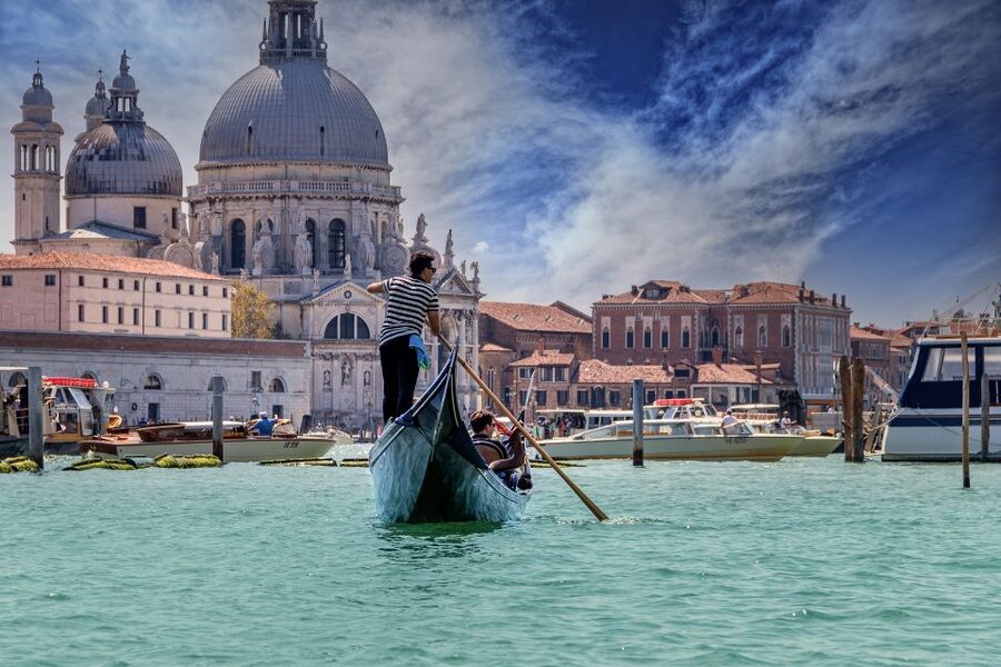 Venice: Grand Canal Gondola Experience with Live Commentary™ - Key points to know before booking