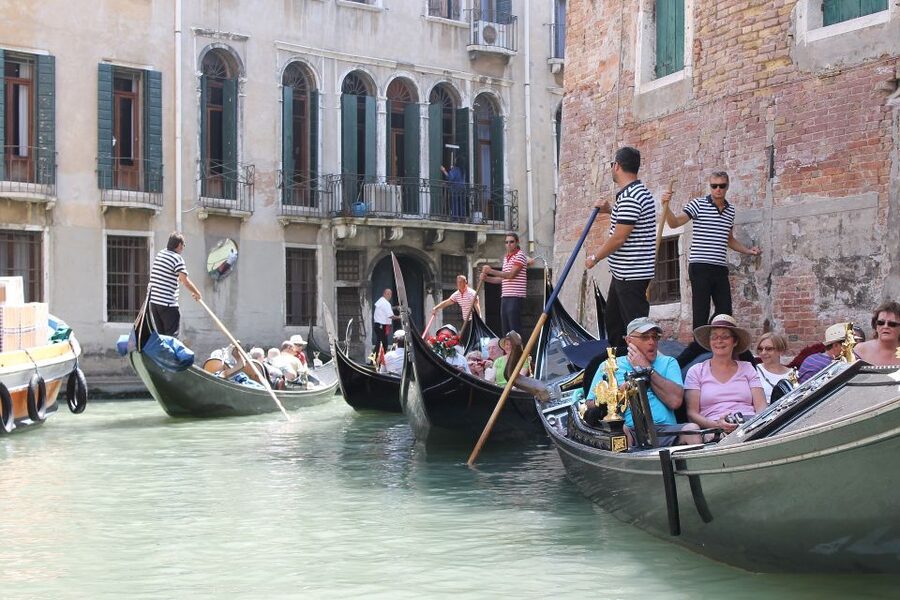 Venice: Grand Canal Gondola Experience with Live Commentary™ - Why this gondola ride offers good value at $48