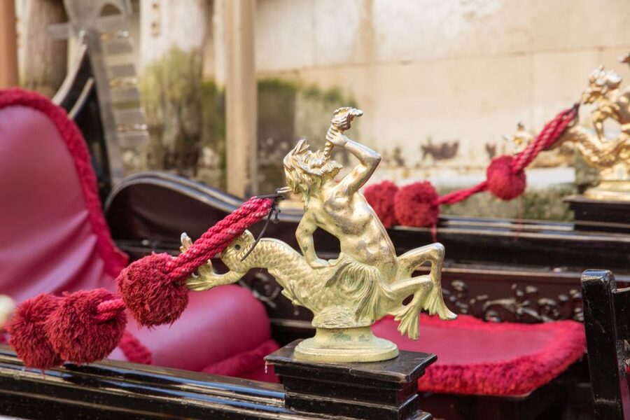 Venice: Grand Canal Gondola Experience with Live Commentary™ - Optional walking and Ca’ Rezzonico additions