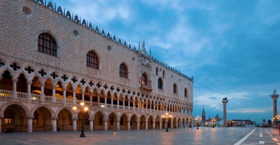 Venice: Highlights with Local Private Walking Tour & Gondola - Starting near Venice’s central train station