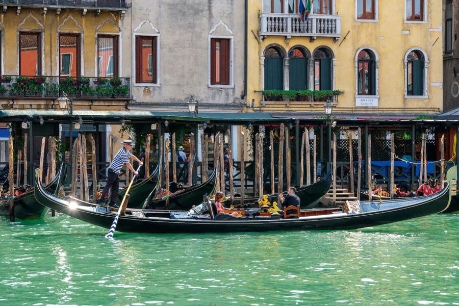 Venice: Off the Beaten Path Private Gondola Ride - Why a gondola ride is worth your Venice time