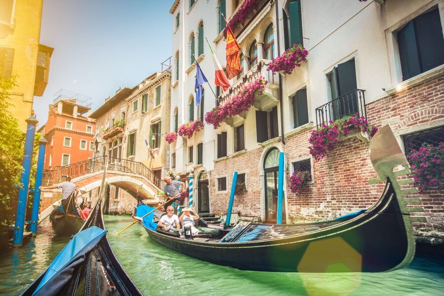 Venice: Off the Beaten Path Private Gondola Ride - Private group size, comfort, and access