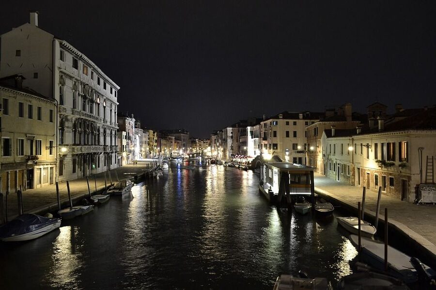 Venice: Private After Dark Tour and Gondola Ride - St. Mark’s Square and the Bridge of Sighs