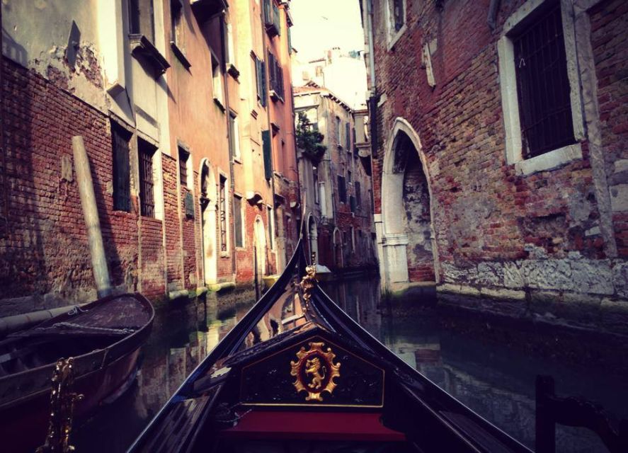 Venice: Private After Dark Tour and Gondola Ride - Starting at Campo San Giacomo di Rialto