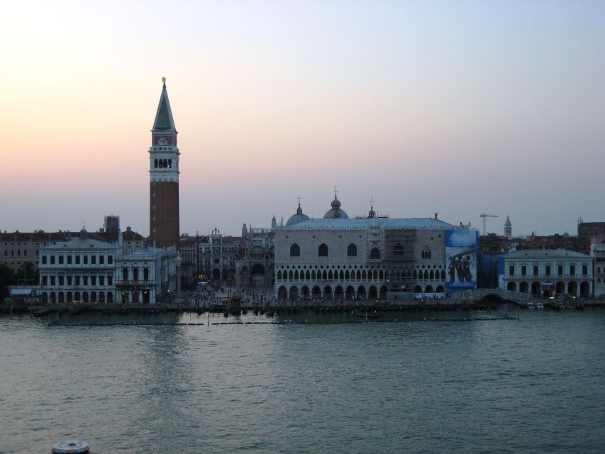 Venice: Private Evening Stroll with Gondola Ride - From canal-side palaces to Santa Maria Formosa