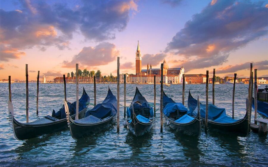 Venice: Private Gondola Cruise for up to 5 Passengers - Is $157.47 good value for five people?