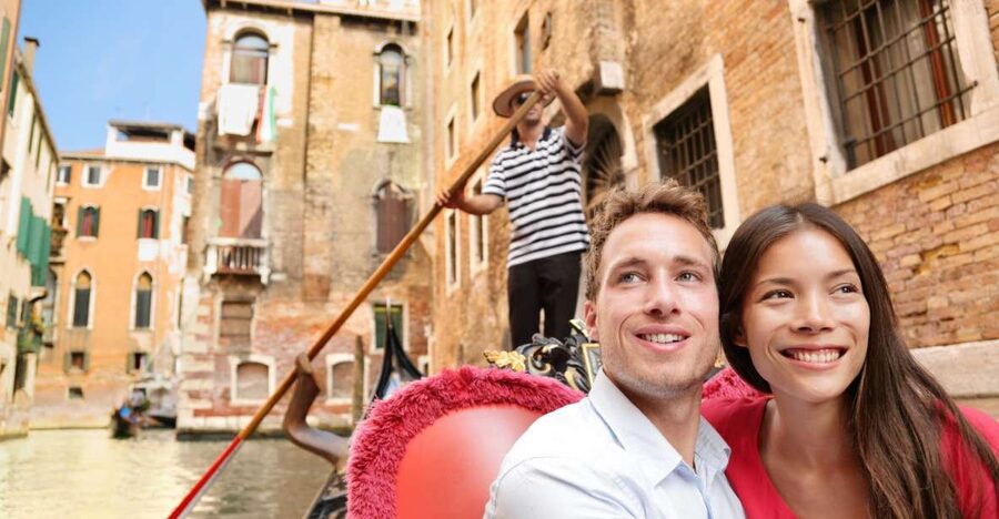 Venice: Private Gondola Ride - Starting beside the Gritti Palace