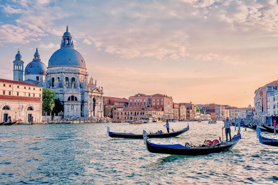 Venice: Private Gondola Ride - Punta della Dogana and the view toward the lagoon