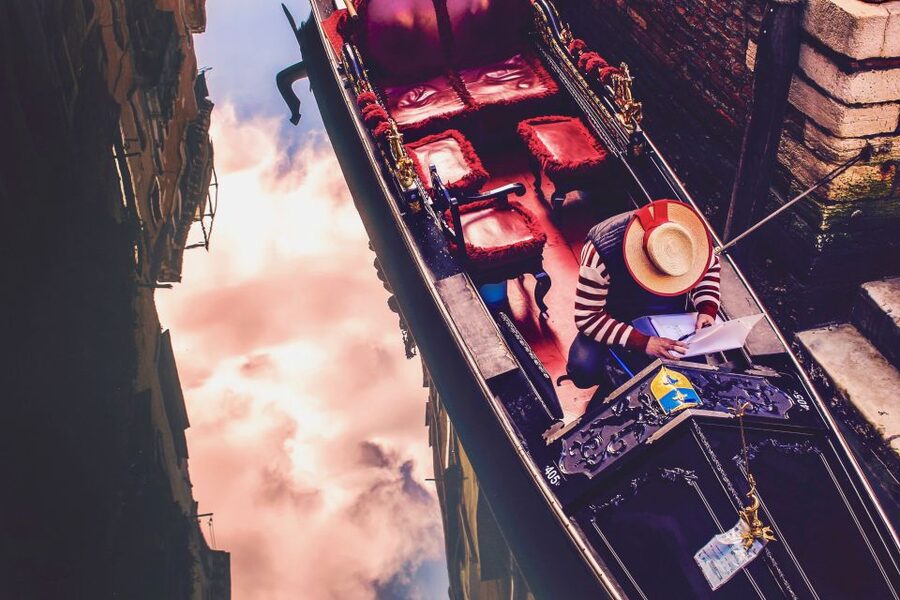 Venice: Private Gondola Ride - The private setting and the gondolier