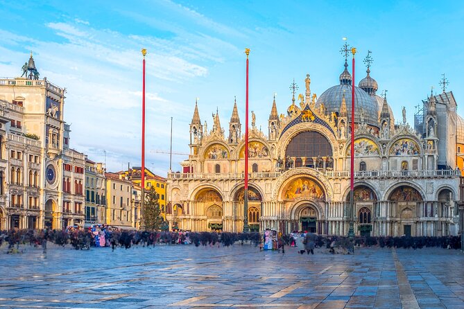 Venice Private Gondola Ride: Explore Hidden Canals and Sights - The 90-minute ride adds Rialto and palace views