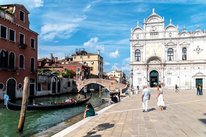 Venice Private Gondola Ride: Explore Hidden Canals and Sights - Commentary, music, and the gondolier