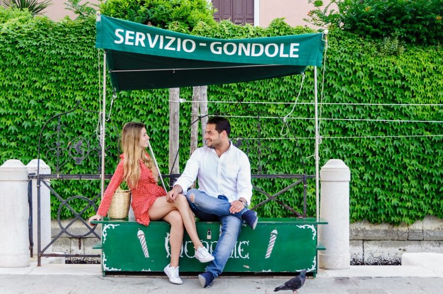 Venice: Private Gondola Ride with Photo Shoot - How the photographer adds value