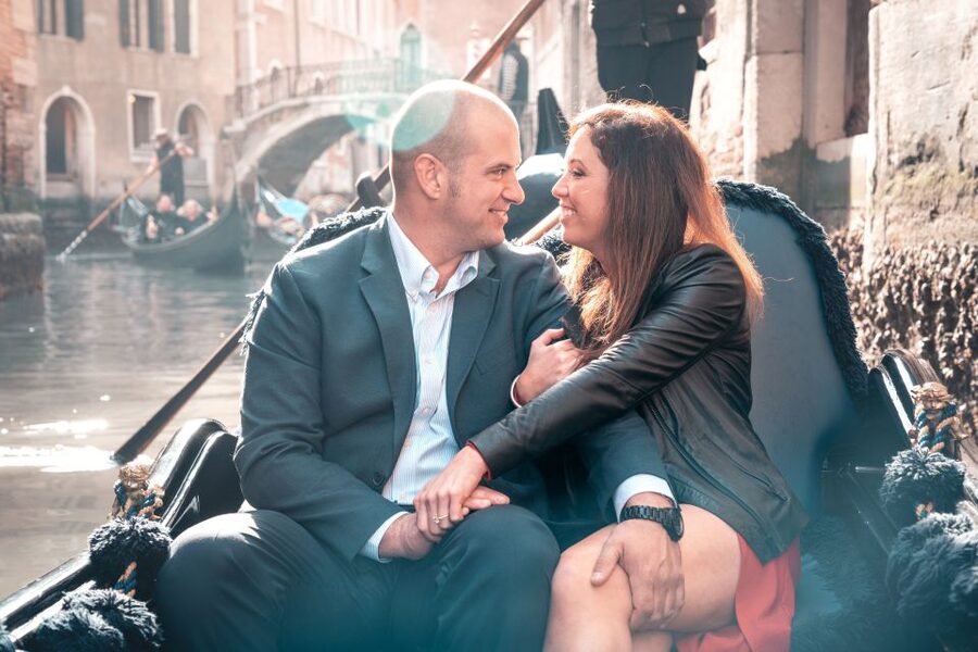 Venice: Private Gondola Ride with Photo Shoot - The digital photo book and 50-photo delivery