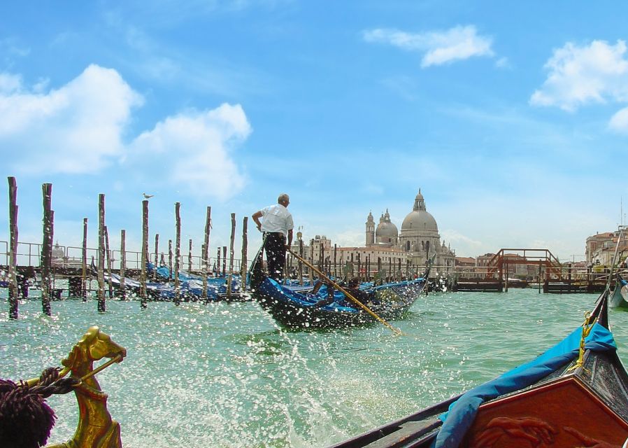 Venice: Private Gondola Tour - The music option and the romantic factor